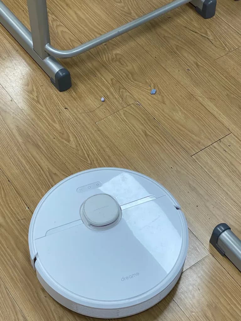학교 교실에서 로봇 청소기를 돌려 보았다-6